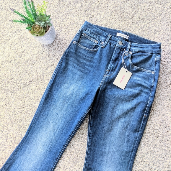 Good American Good Flare Jeans - Picture 4 of 8